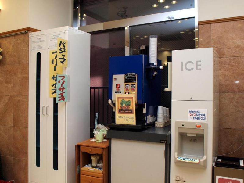 Toyoko Inn Hokkaido Sapporo-Eki Minami-Guchi Exterior photo